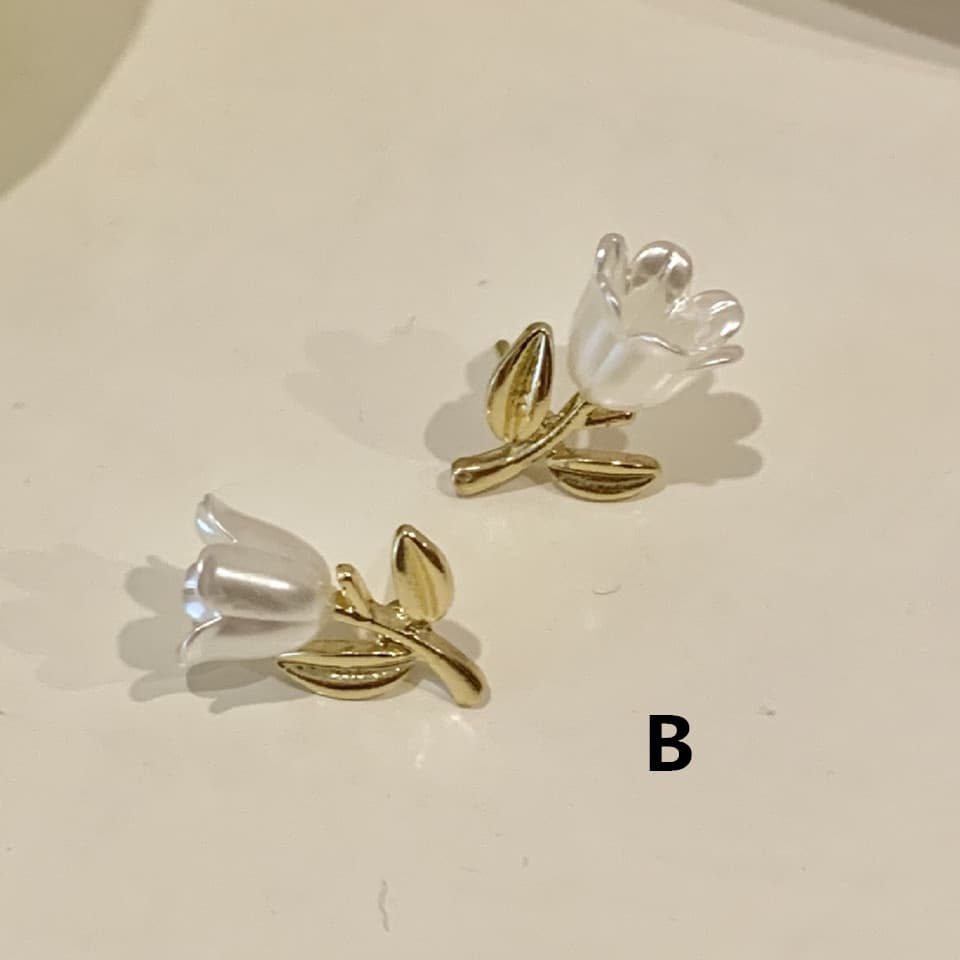 ピアスレディース フック式白花パール調ピアス 上品可愛い結婚式用