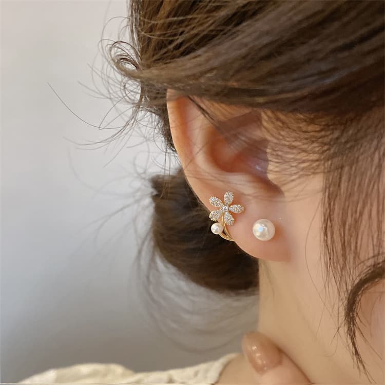 レディースピアス 花モチーフと一粒パール二連スタッドピアスセット