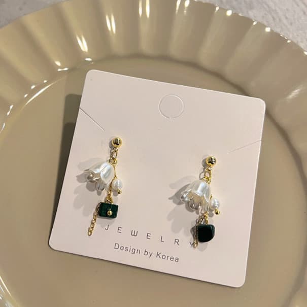 ピアスレディース フック式白花パール調ピアス 上品可愛い結婚式用