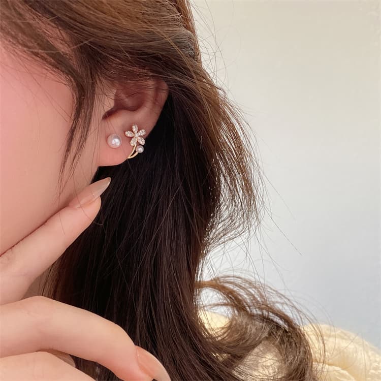 レディースピアス 花モチーフと一粒パール二連スタッドピアスセット