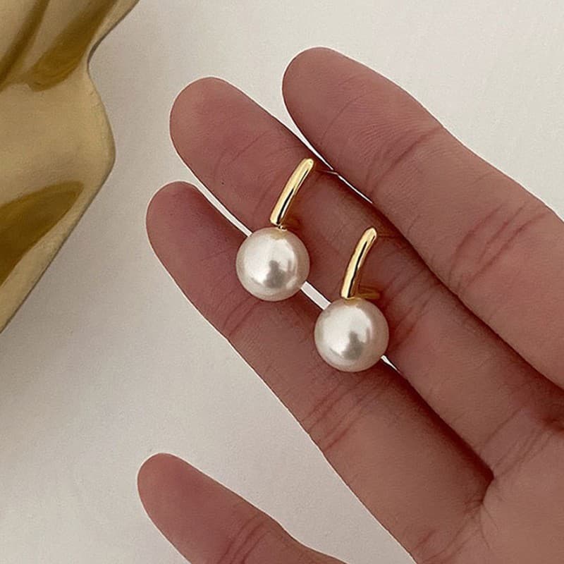 レディースピアス 大粒パールモチーフスタッドピアス