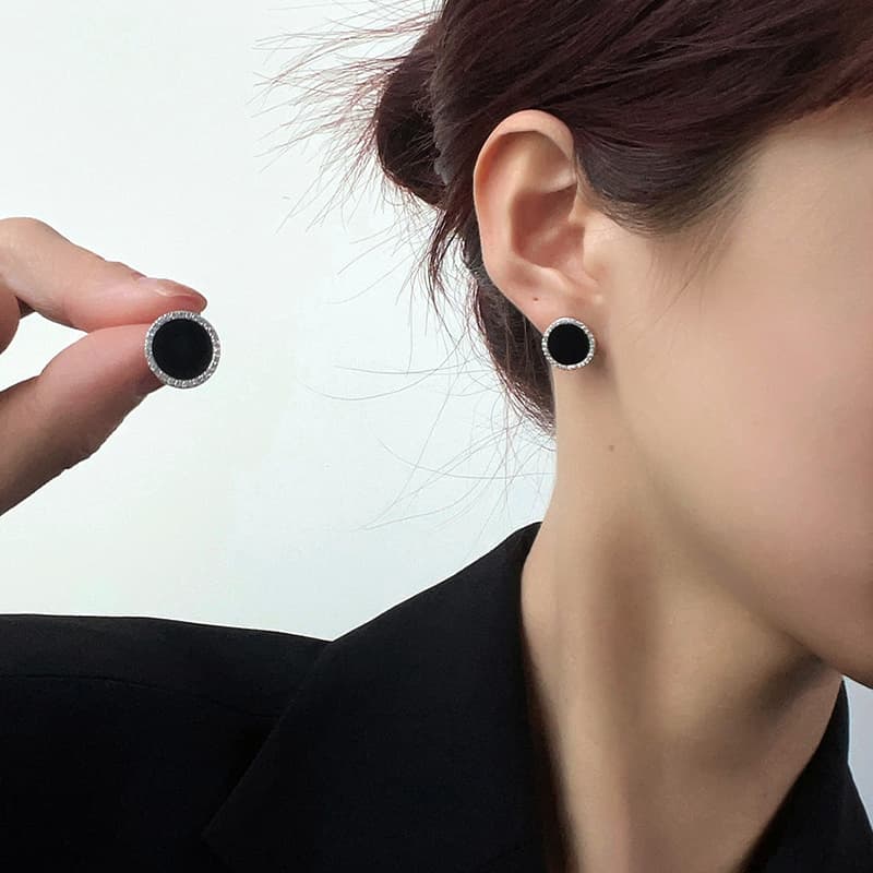 レディースピアス 煌めくラウンドストーン装飾スタッドピアス