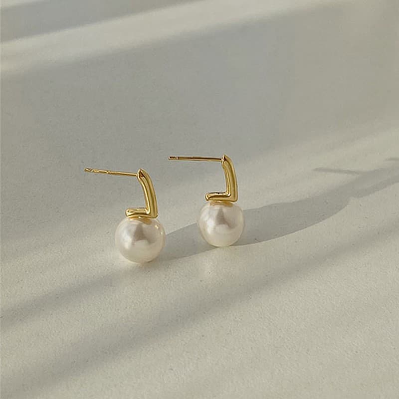 レディースピアス 大粒パールモチーフスタッドピアス