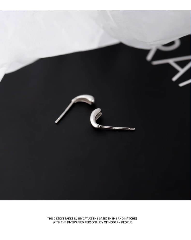 レディースピアス 雫型ミニマルスタッドピアス