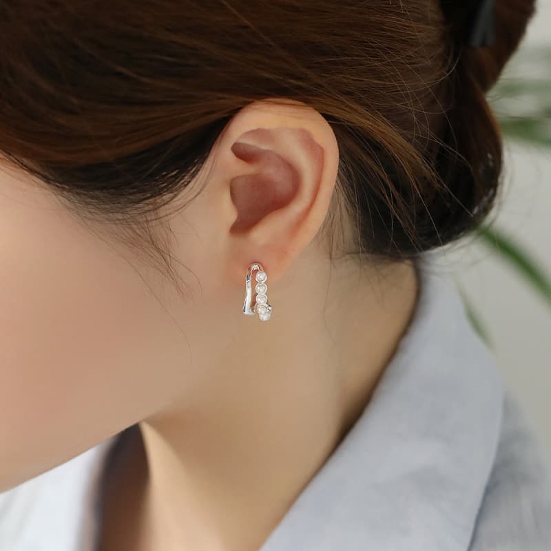 レディースピアス 真珠連なる上品小ぶりフープピアス
