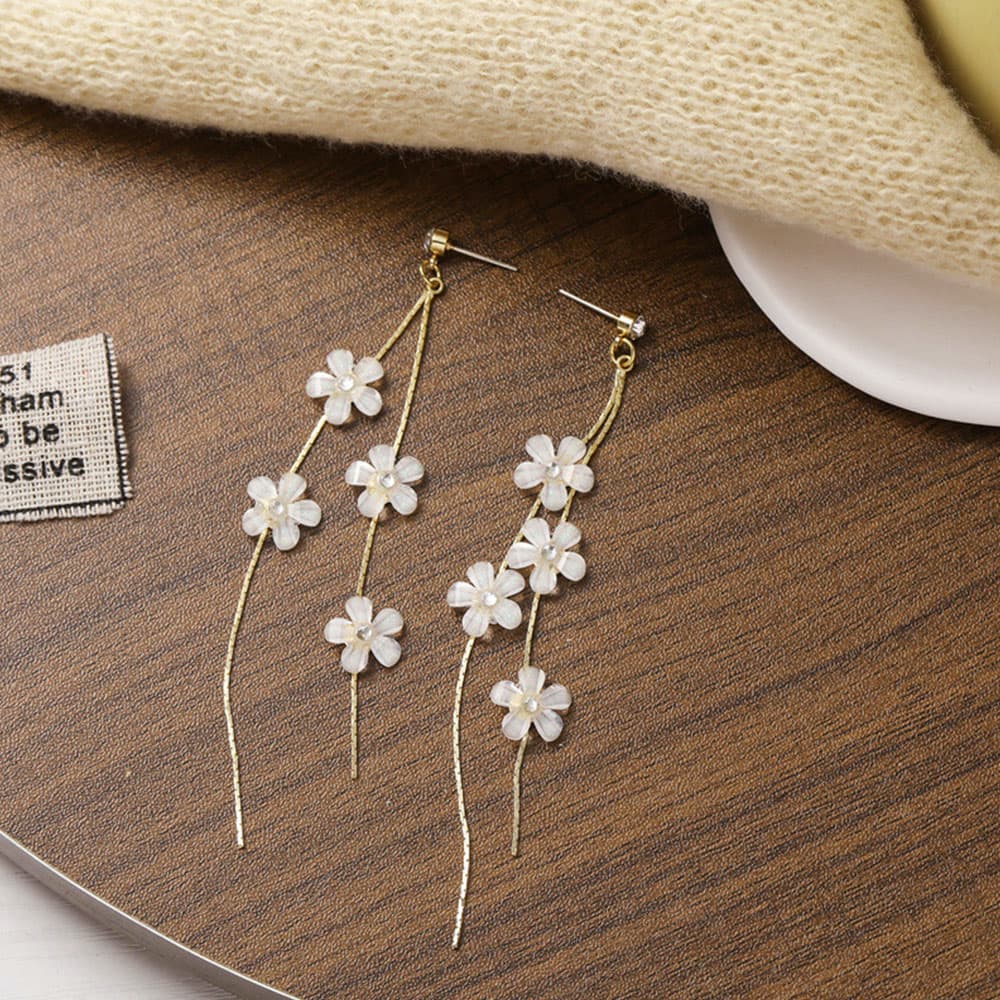 ピアスレディース 揺れる花びらチェーンピアス 上品イヤリング